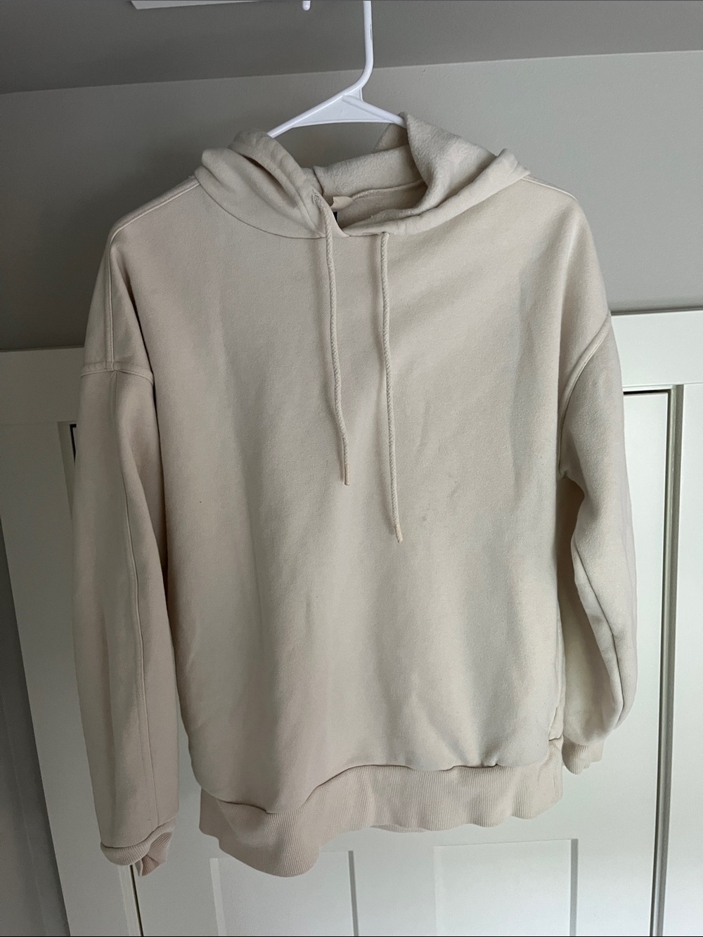 Universal Thread Cream Crewneck Hoodie